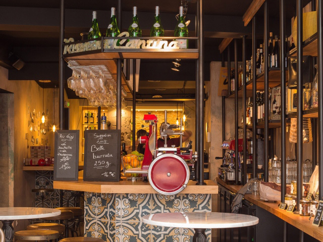 法国朱利安餐厅装修案例资料下载-法国南特Caffè Luigi餐厅