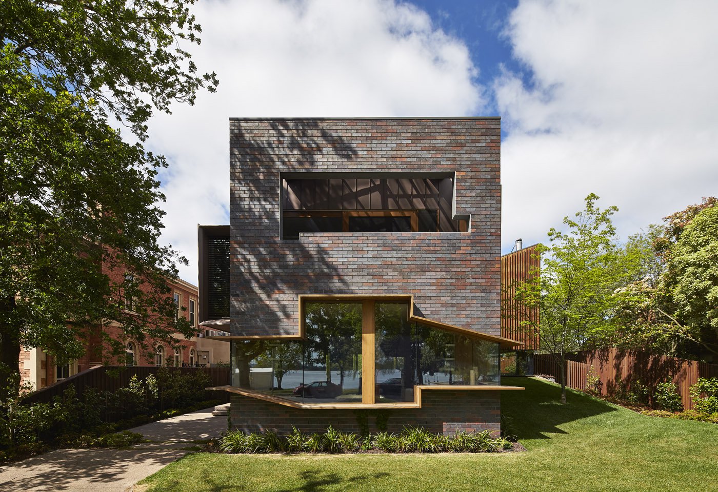 the house comprises of a series of pavilions placed within a