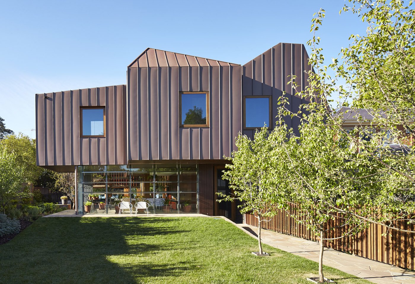 the house comprises of a series of pavilions placed within a