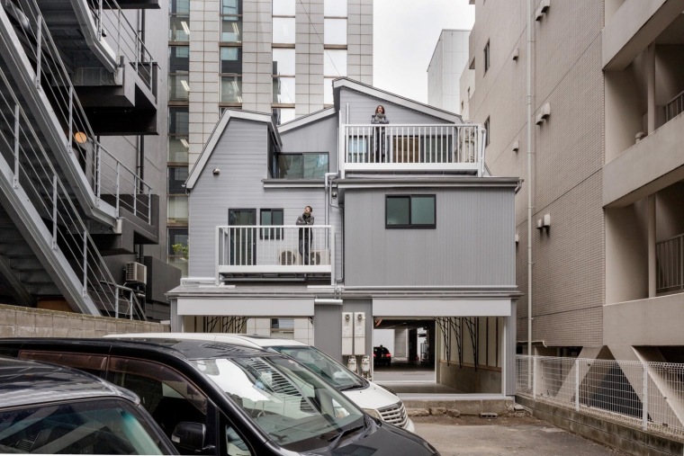 日本看板风格改造住宅外部实景图-日本看板风格改造住宅第5张图片