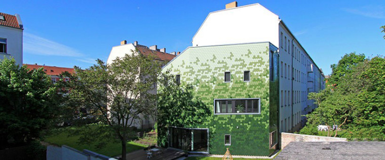 德国绿色瓷砖立面住宅外部实景图-德国绿色瓷砖立面住宅第3张图片