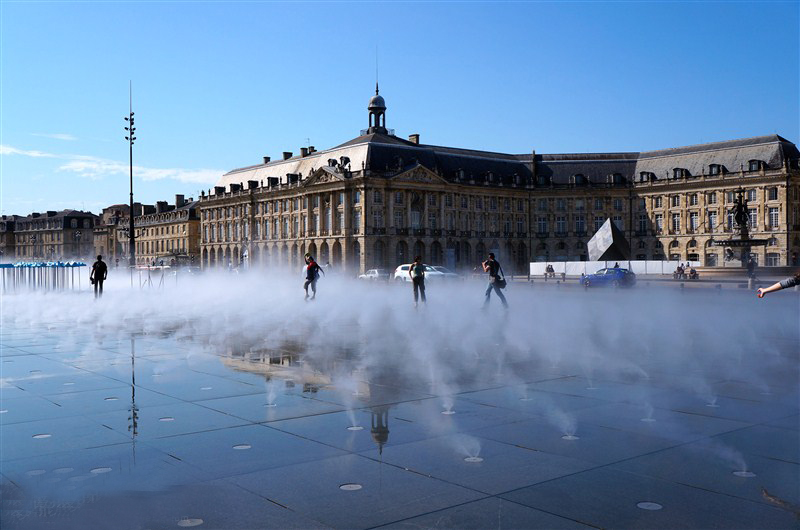 法国波尔多水镜广场