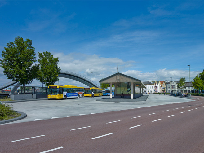 加油站周边设计资料下载-荷兰电车轨道周边广场的改造