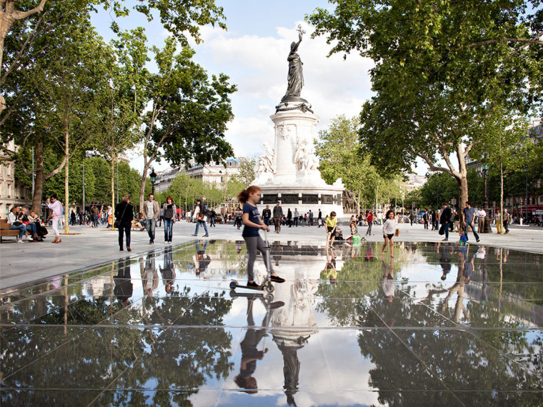广场人口设计资料下载-法国巴黎共和国广场