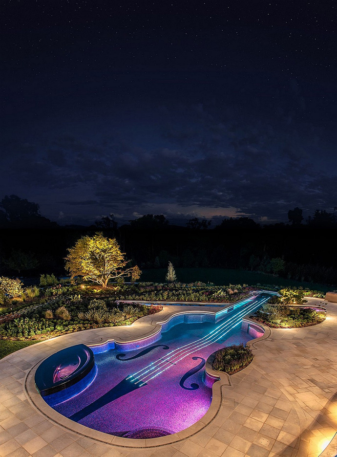 美国瓦里小提琴状泳池景观外部夜-美国瓦里小提琴状泳池景观第17张图片