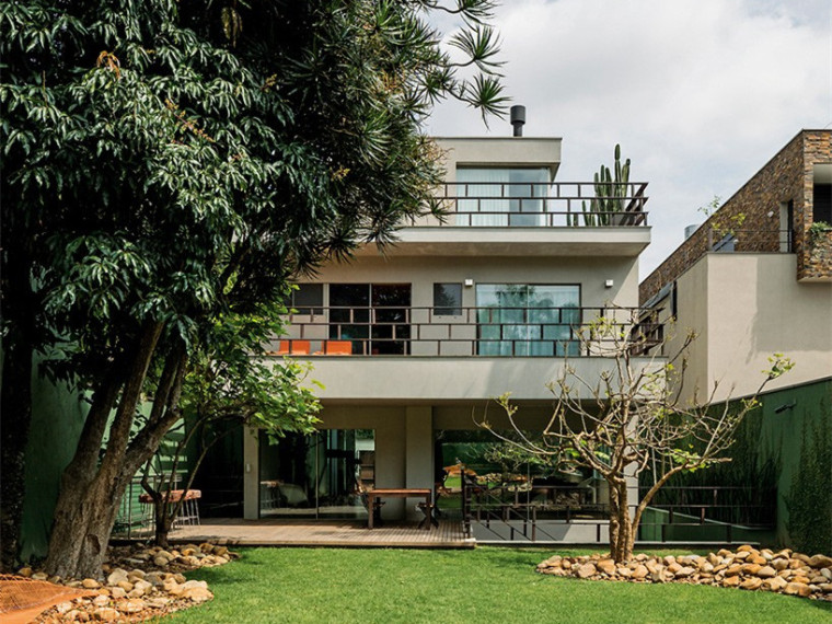 圆柱体住宅资料下载-巴西天然棕榈树纤维住宅