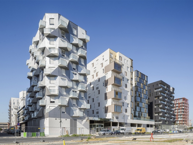 折纸露台景观资料下载-法国动感折纸公寓楼