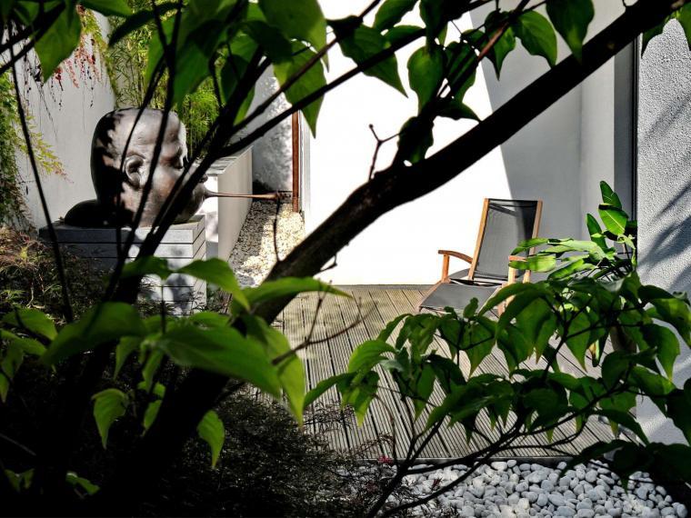 达安圣芭芭花园资料下载-斯洛文尼亚雕塑花园住宅