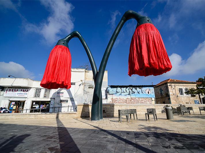 丹麦以色列生活广场资料下载-以色列花朵艺术装置