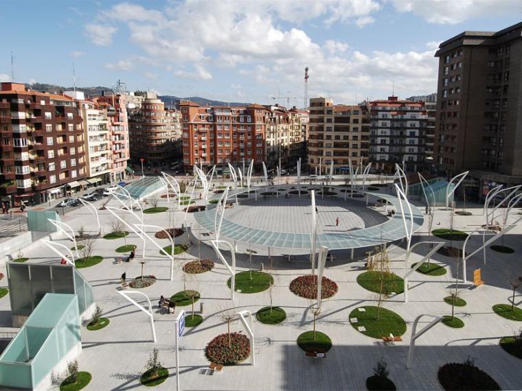 西班牙被绿树资料下载-西班牙Indautxu广场