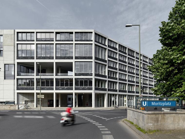 德意志商业银行总部大楼资料下载-德国Aufbau Haus 84大楼