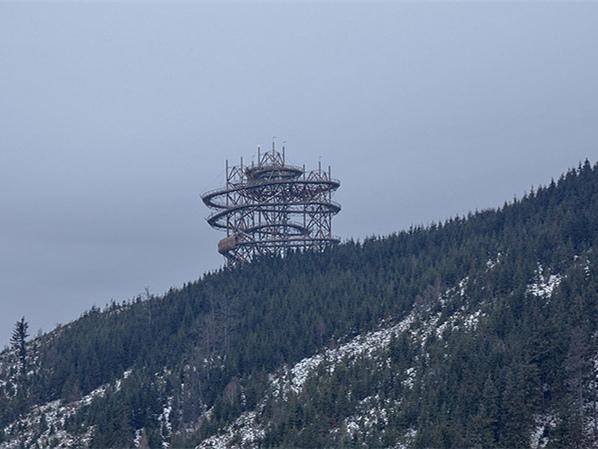 张家界大峡谷玻璃栈道资料下载-捷克空中步道