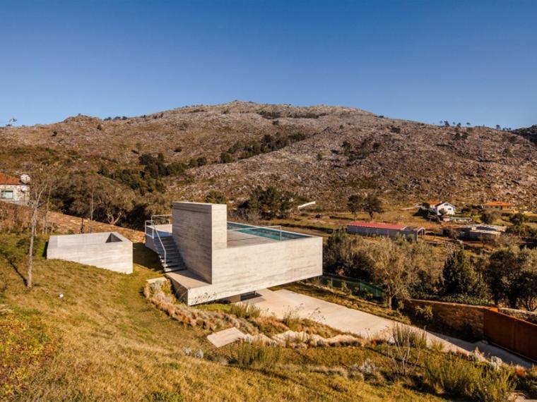 葡萄牙维亚纳堡混凝土资料下载-葡萄牙维亚纳堡混凝土住宅