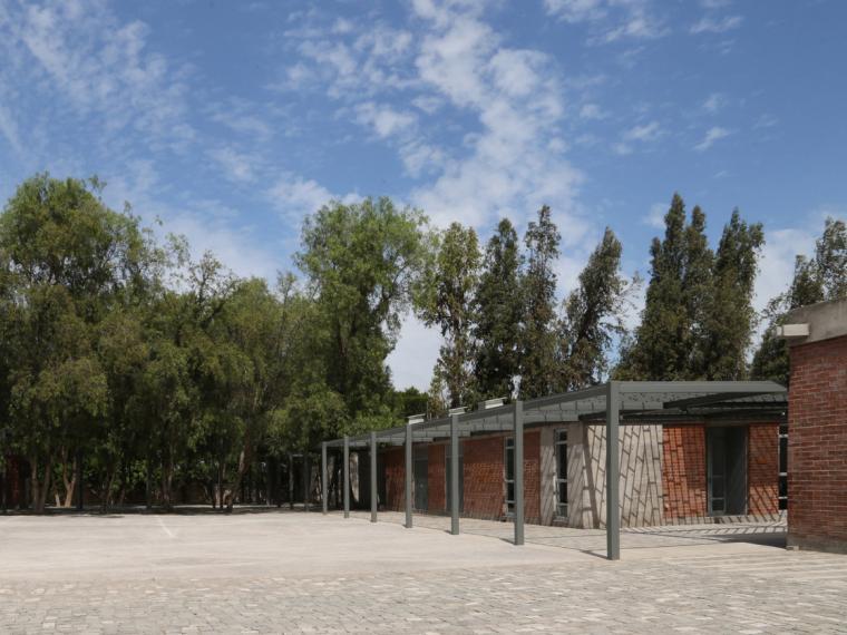 建筑设计全能训练营资料下载-智利圣地亚哥消防训练营