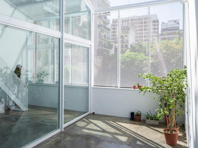 屋顶温室玻璃资料下载-阿根廷Buenos Aires住宅屋顶改造