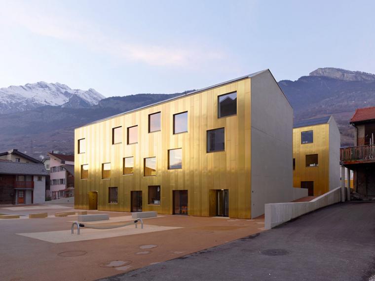 瑞士金色立面幼儿园资料下载-瑞士金色立面幼儿园