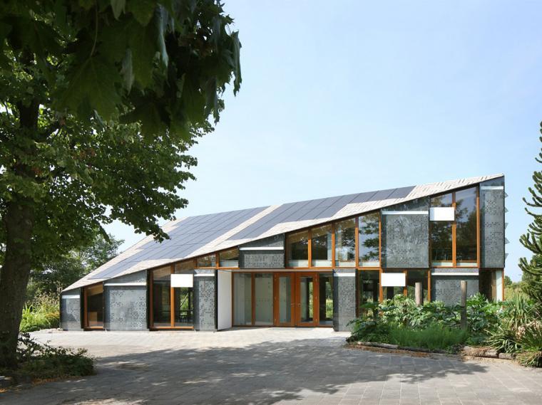 玻璃幕墙坡屋顶施工图资料下载-荷兰自然与环境教学中心