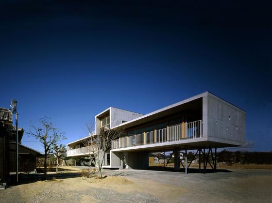 日本底层架空柱住宅-建筑方案-筑龙建筑设计论坛