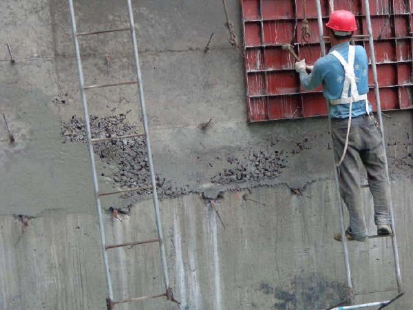 高效混凝土密封固化剂资料下载-为什么混凝土密封固化剂能提升混凝土的使用寿命