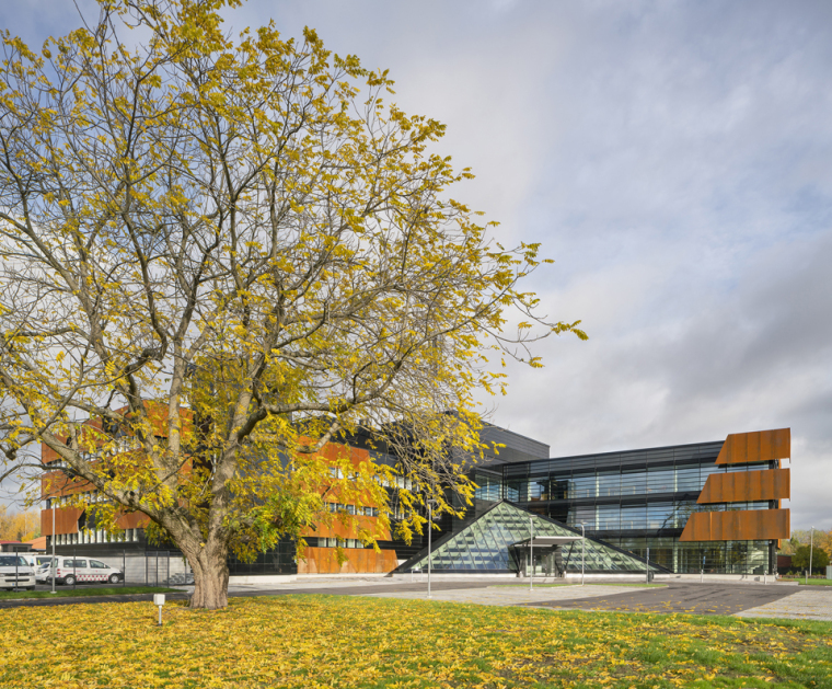 苹果公司总部建筑设计资料下载-芬兰能源公司总部