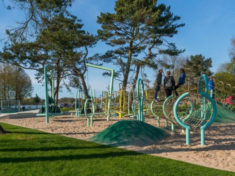 儿童游戏设施CAD资料下载-德国滨海儿童游戏公园