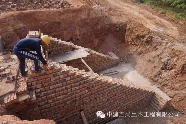 中建超牛的公路标准化施工工地，惹千人围观！_25