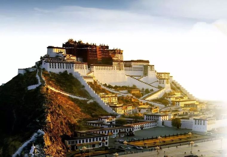 西藏南迦巴瓦资料下载-冬天的西藏，美成了天堂！