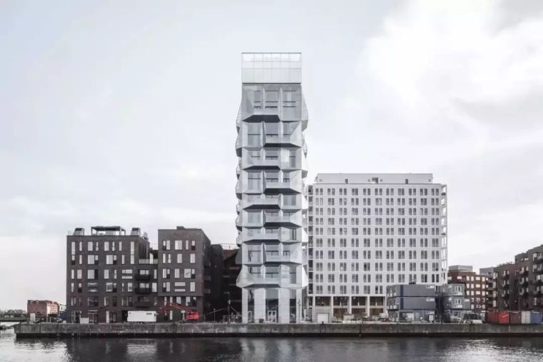 哥本哈根集装箱公寓资料下载-北欧粮库爆改成公寓楼，毛坯的样子比精装更帅气！