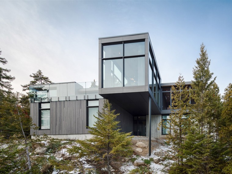 加拿大雪松包层住宅资料下载-加拿大LongHorizontals住宅
