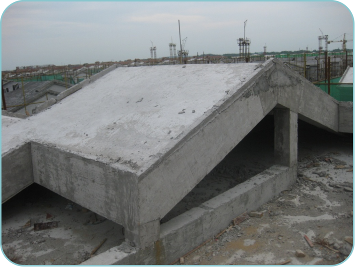 [贵州]工程技术部屋面工程培训讲义-斜屋面与平屋面间砼翻边不封闭
