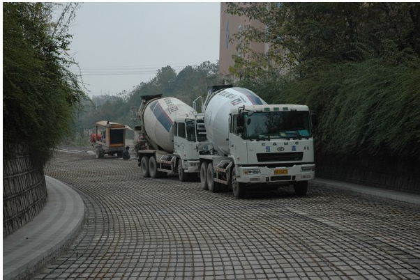 路面施工安全交底培训资料下载-如何保证水泥混凝土路面施工质量