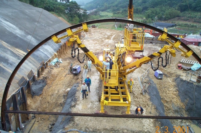 光面爆破技术要求资料下载-高速铁路工程隧道施工技术