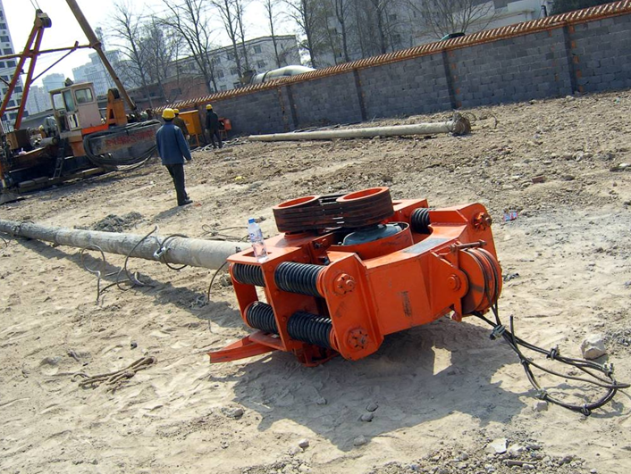 灌注桩施工案例资料下载-长螺旋钻孔泵送超流态砼后置钢筋笼灌注桩施工工艺