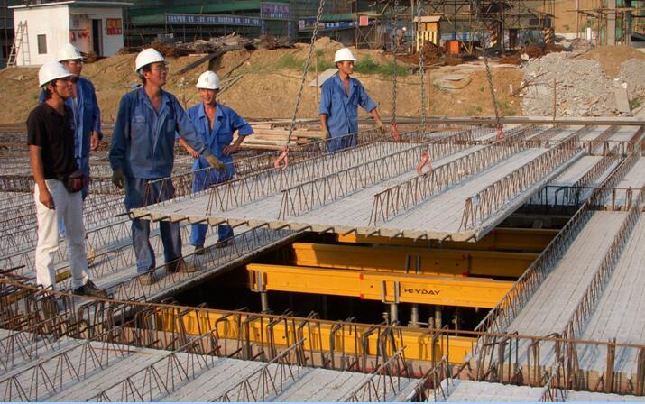 装配式建筑工艺简介资料下载-装配式地下车库施工工艺介绍PPT（叠合板）