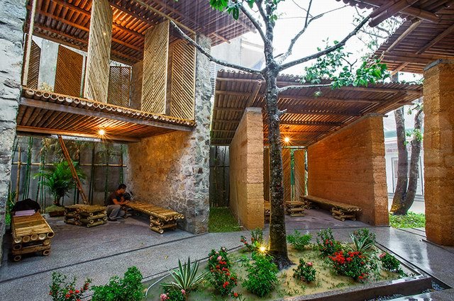 竹子和建筑资料下载-H&P architects设计的竹子泥土石头建筑