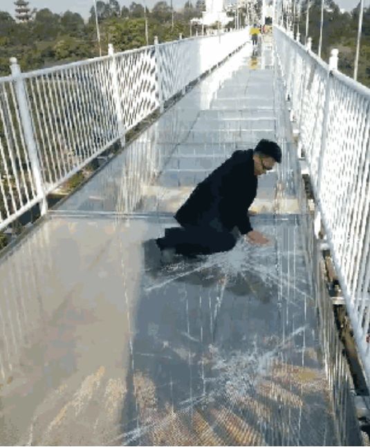 “拔草”传说中的3D~10D悬索桥！玩的就是心跳…_11