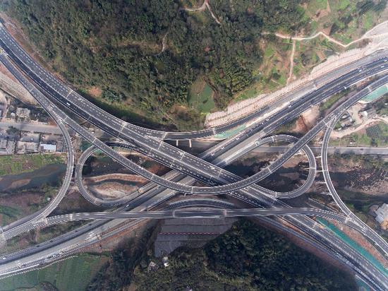 四川高速公路cad图纸资料下载-四川将实行高速公路差异化收费最大优惠可达62%