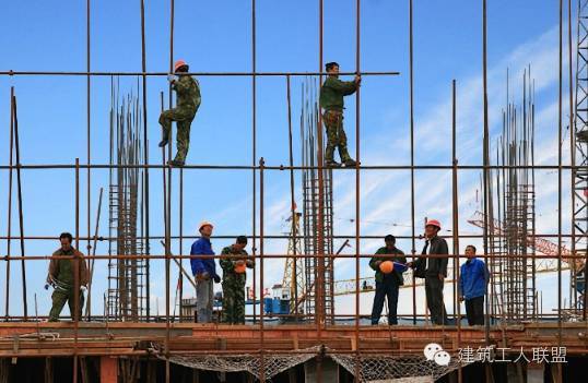 防高坠落措施资料下载-脚手架、高处防坠落施工安全措施