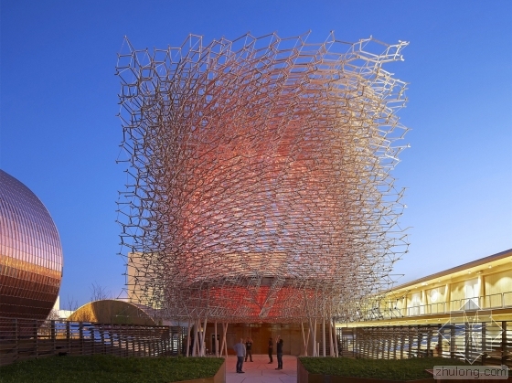 英国格拉斯哥航海和工资料下载-米兰世博会著名英国馆“蜂群”迁至邱园