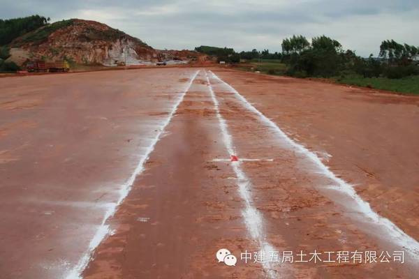 中建超牛的公路标准化施工工地，惹千人围观！_13