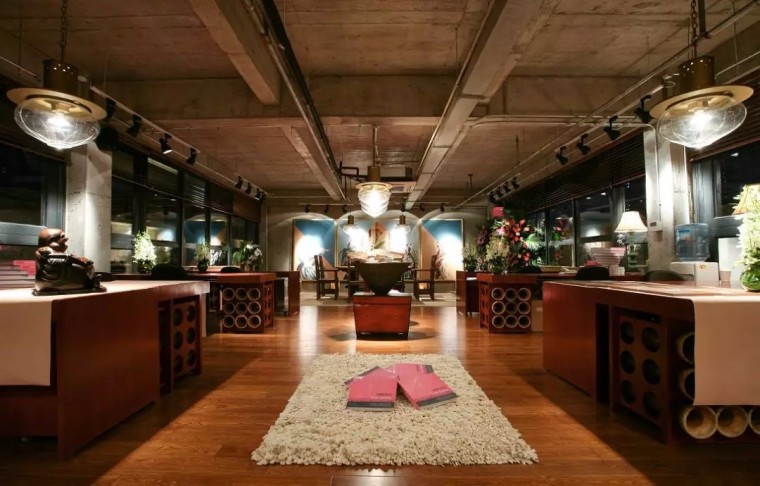 巴西风情商业资料下载-上海现代感的老场坊博览馆