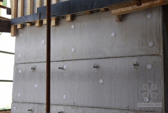 外墙螺杆封堵资料下载-建筑工程FS外墙保温板施工工法(附图)