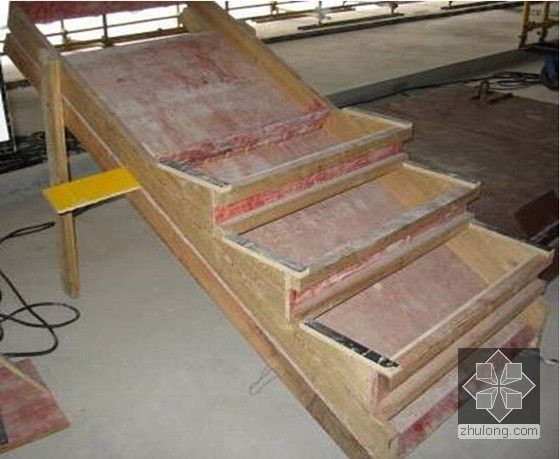 [江苏]高层经济适用房工程质量创优策划书（鲁班奖 附图）-楼梯模板示意图