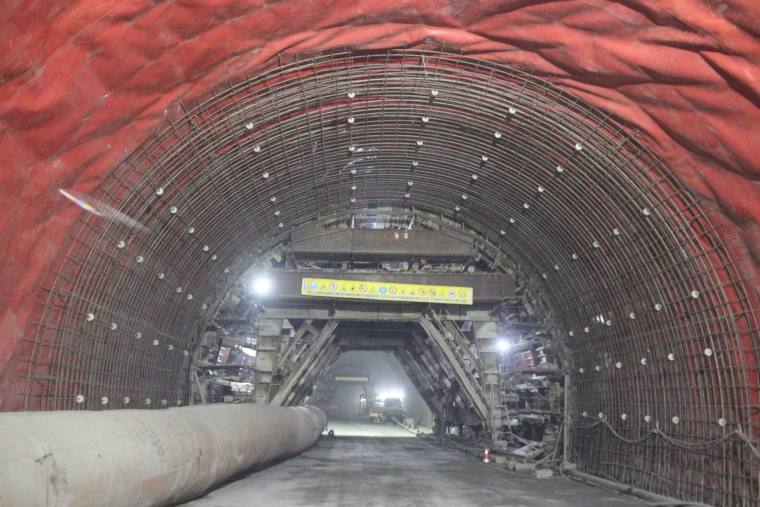 隧道施工多种施工方法讲解资料下载-隧道施工协作队伍现场管理（PPT）