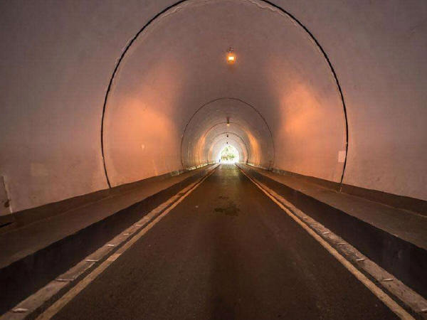 高速公路隧道综合设计资料下载-太行山高速公路西阜保定段隧道工程全部贯通计划年内通车