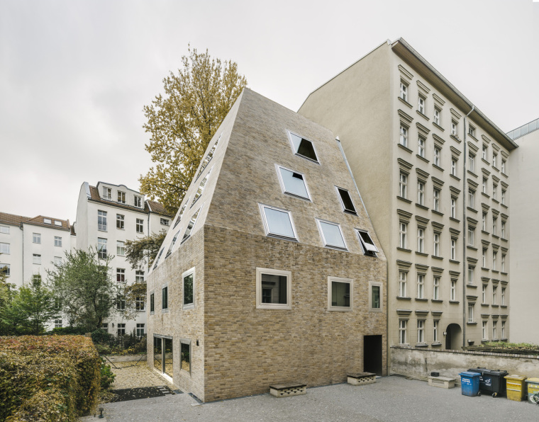 德国普伦茨贝格区公寓资料下载-德国普伦茨劳贝格区公寓
