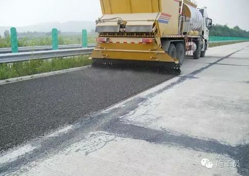 路面基层修复处理图资料下载-水泥混凝土路面“白改黑”施工工艺