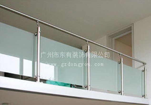 不锈钢护栏造价资料下载-厂家大量生产 室内不锈钢护栏