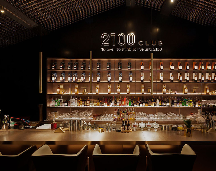 古建坡屋顶SU资料下载-全球首家区块链酒吧 — 2100Club