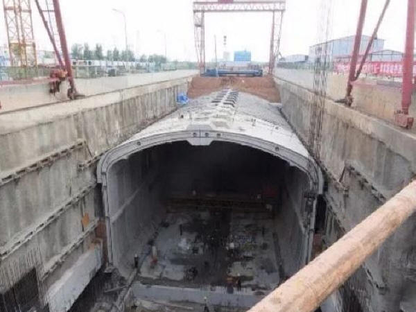 冬歇期工作资料下载-北京城建将预制装配式工法应用于地铁车站建设！